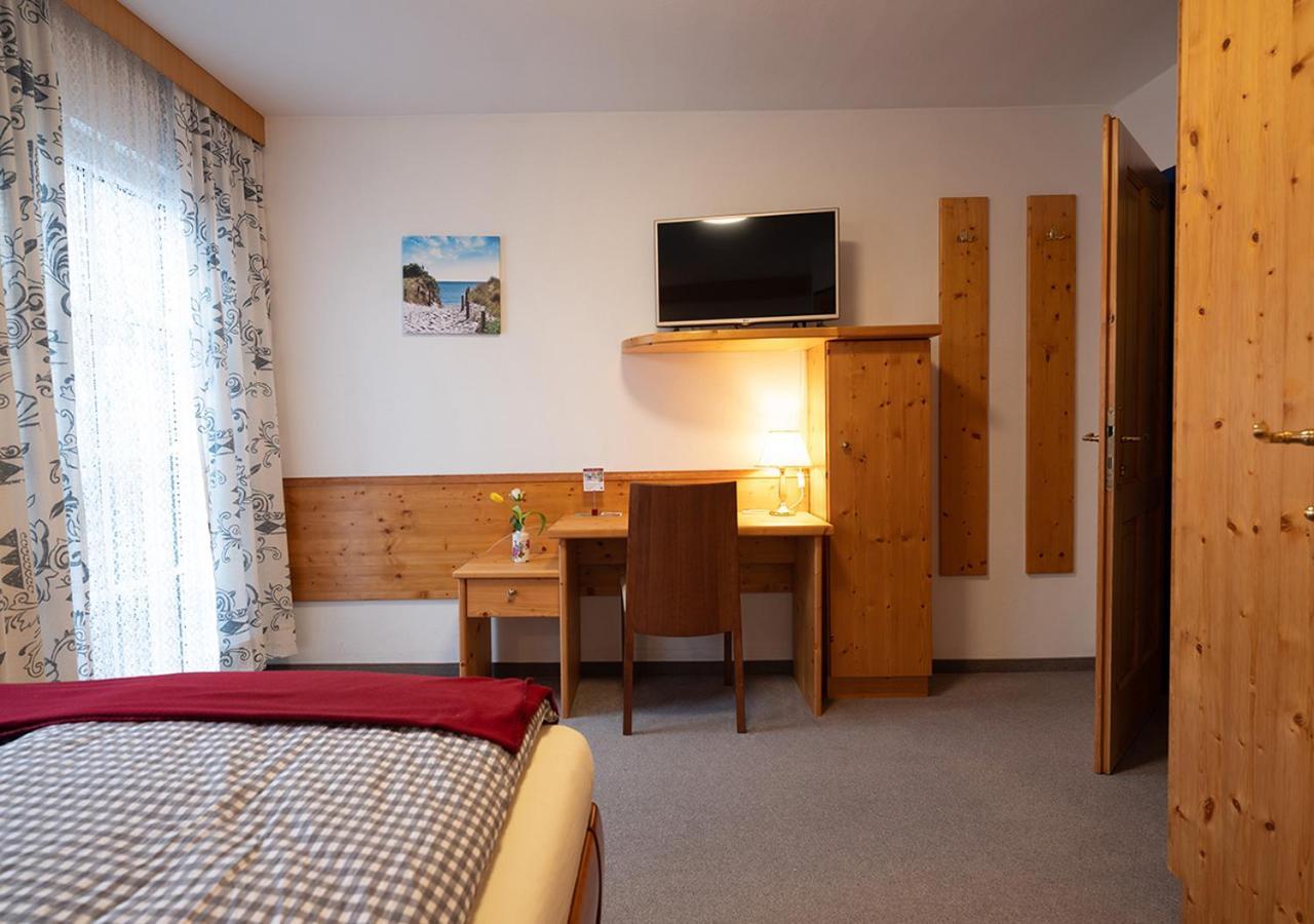Siri'S Einkehr Hotel Sankt Georgen im Attergau Buitenkant foto