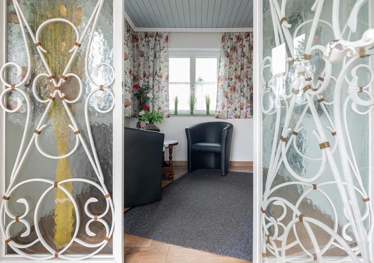 Siri'S Einkehr Hotel Sankt Georgen im Attergau Buitenkant foto
