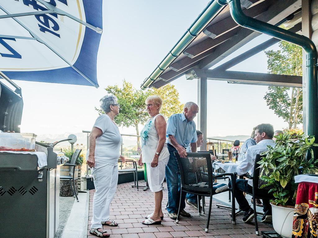 Siri'S Einkehr Hotel Sankt Georgen im Attergau Buitenkant foto