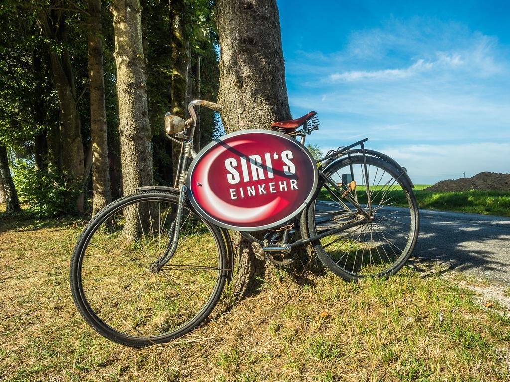 Siri'S Einkehr Hotel Sankt Georgen im Attergau Buitenkant foto