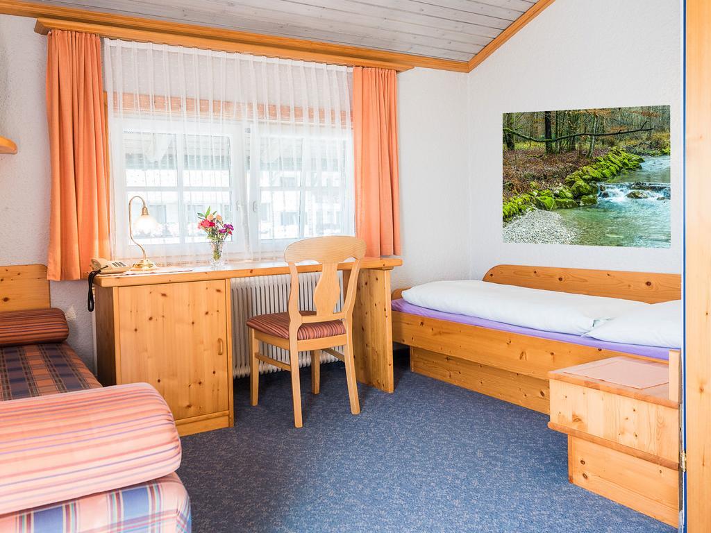 Siri'S Einkehr Hotel Sankt Georgen im Attergau Buitenkant foto