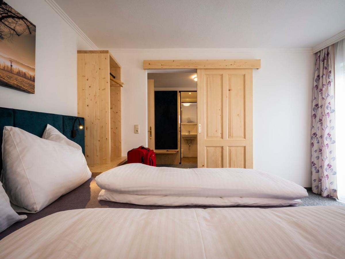 Siri'S Einkehr Hotel Sankt Georgen im Attergau Buitenkant foto